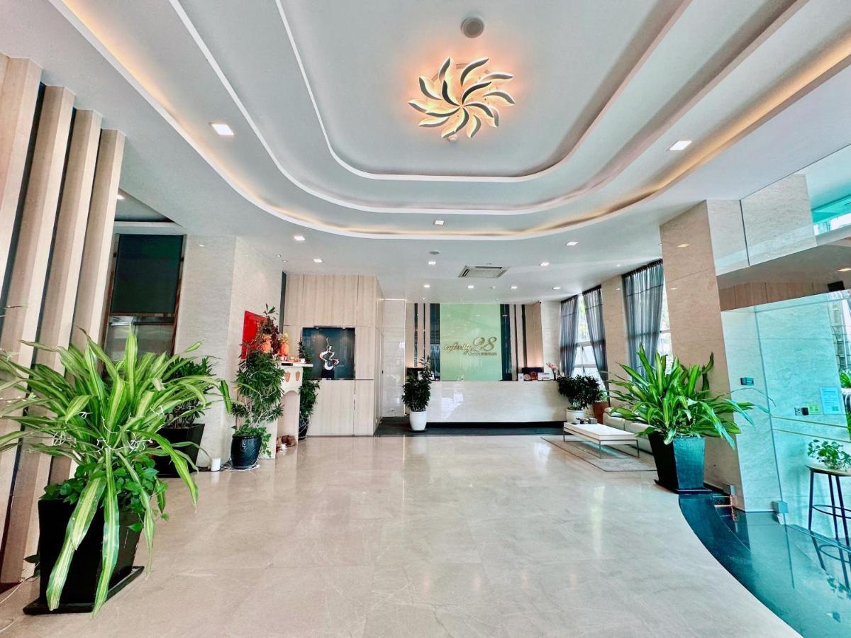 Infinity 28 Hotel And Residence Phnom Penh Exterior photo