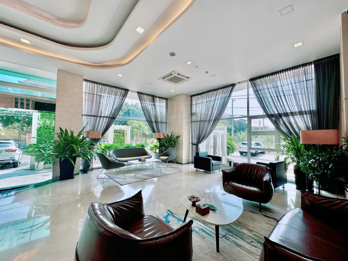 Infinity 28 Hotel And Residence Phnom Penh Exterior photo
