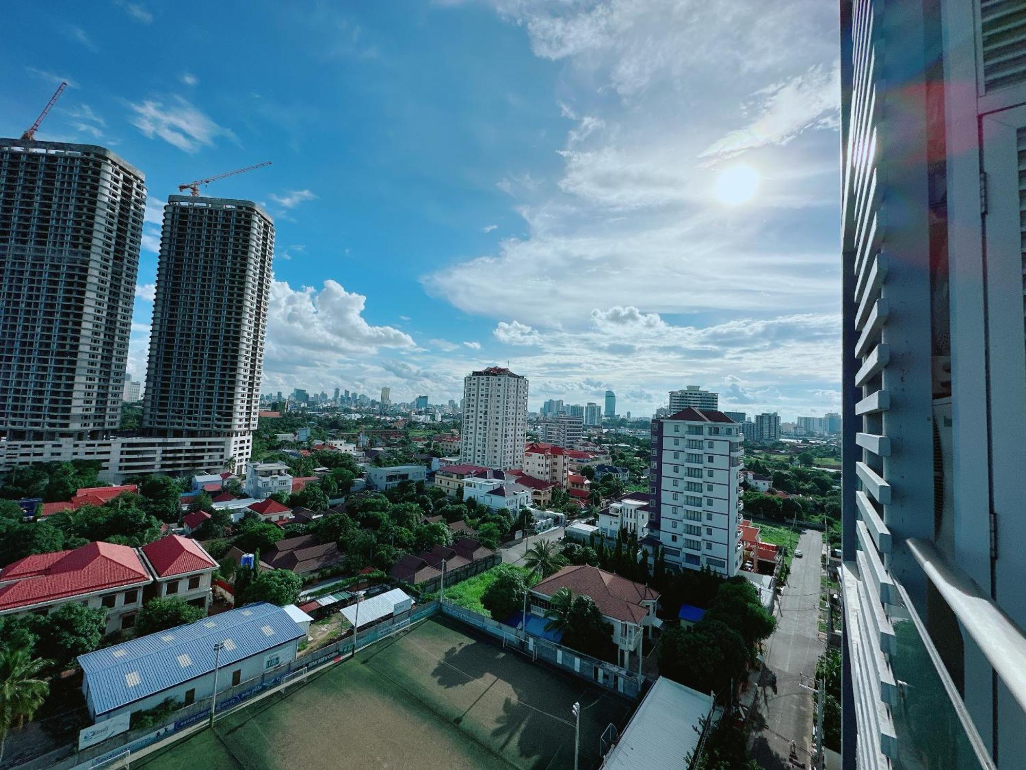 Infinity 28 Hotel And Residence Phnom Penh Exterior photo