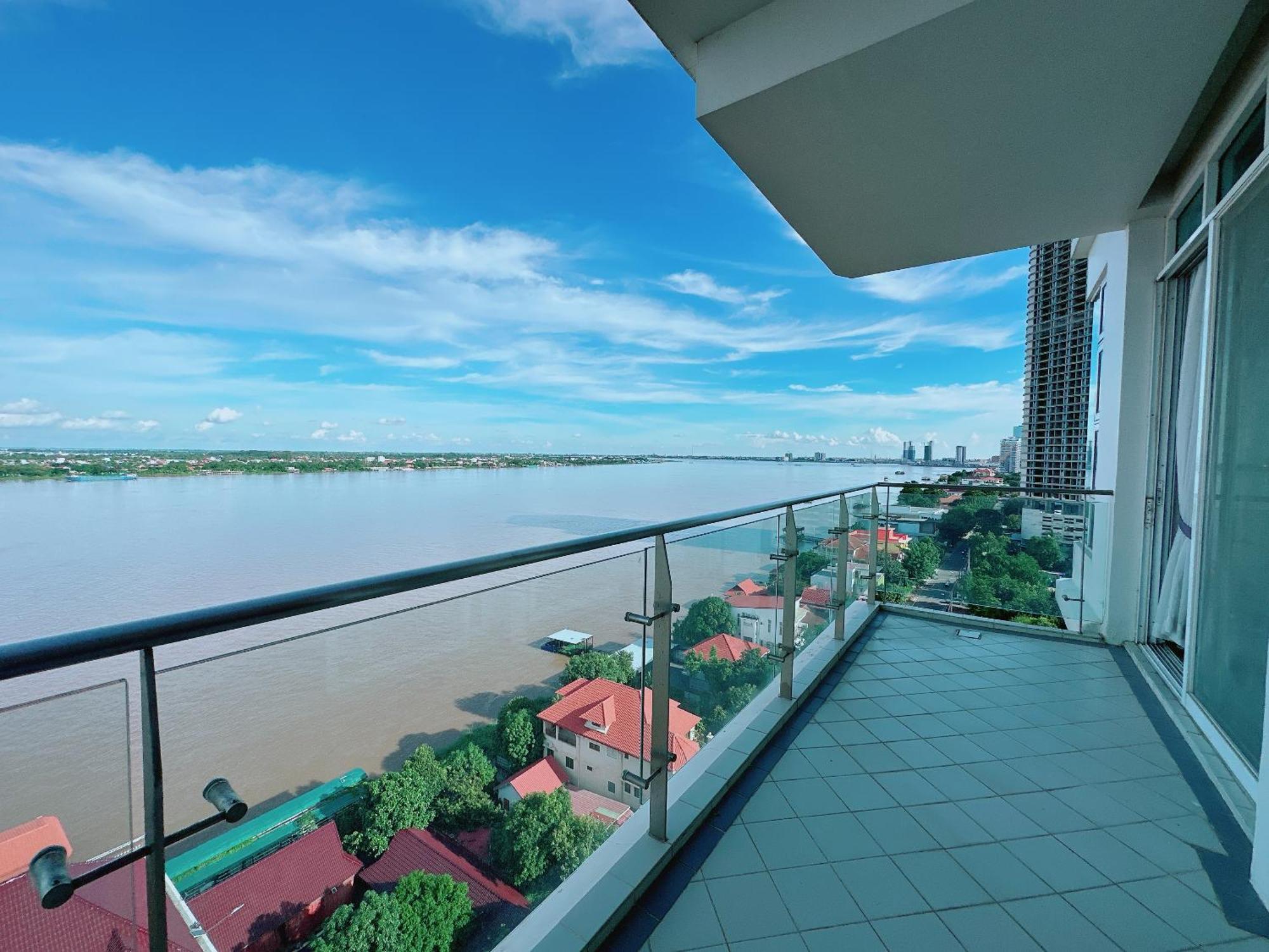 Infinity 28 Hotel And Residence Phnom Penh Exterior photo