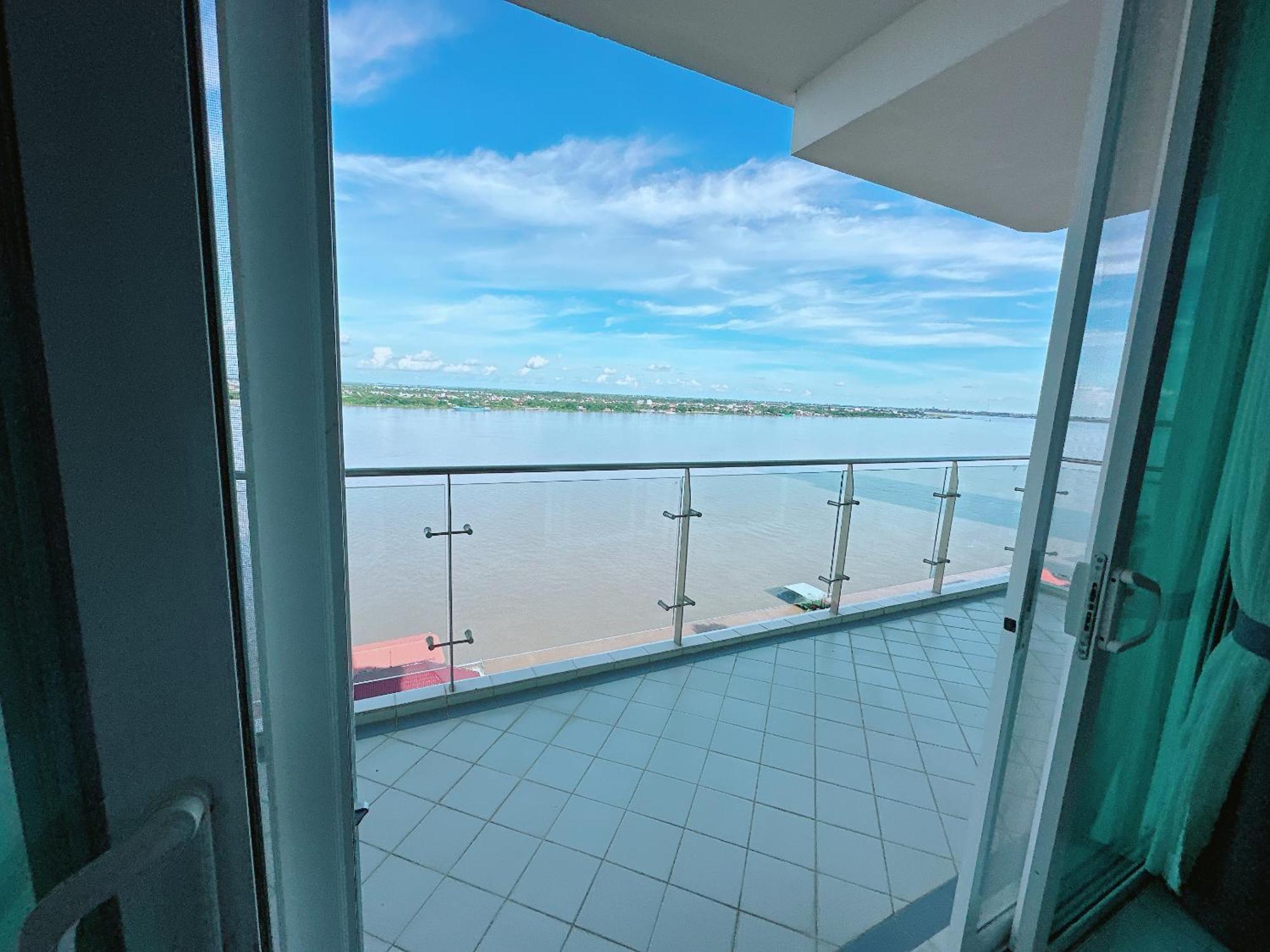Infinity 28 Hotel And Residence Phnom Penh Exterior photo